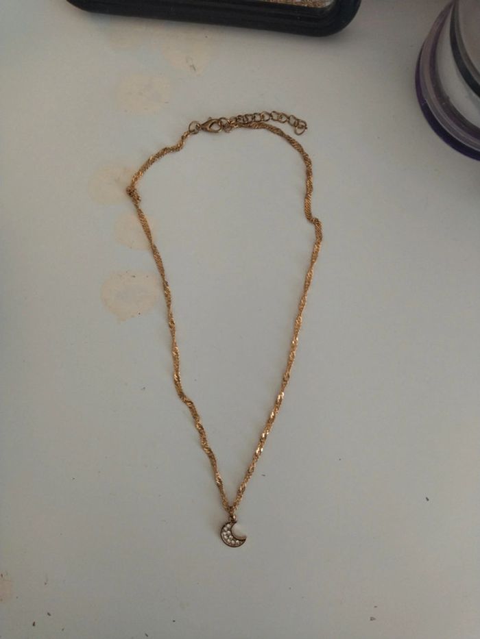 Collier doré lune