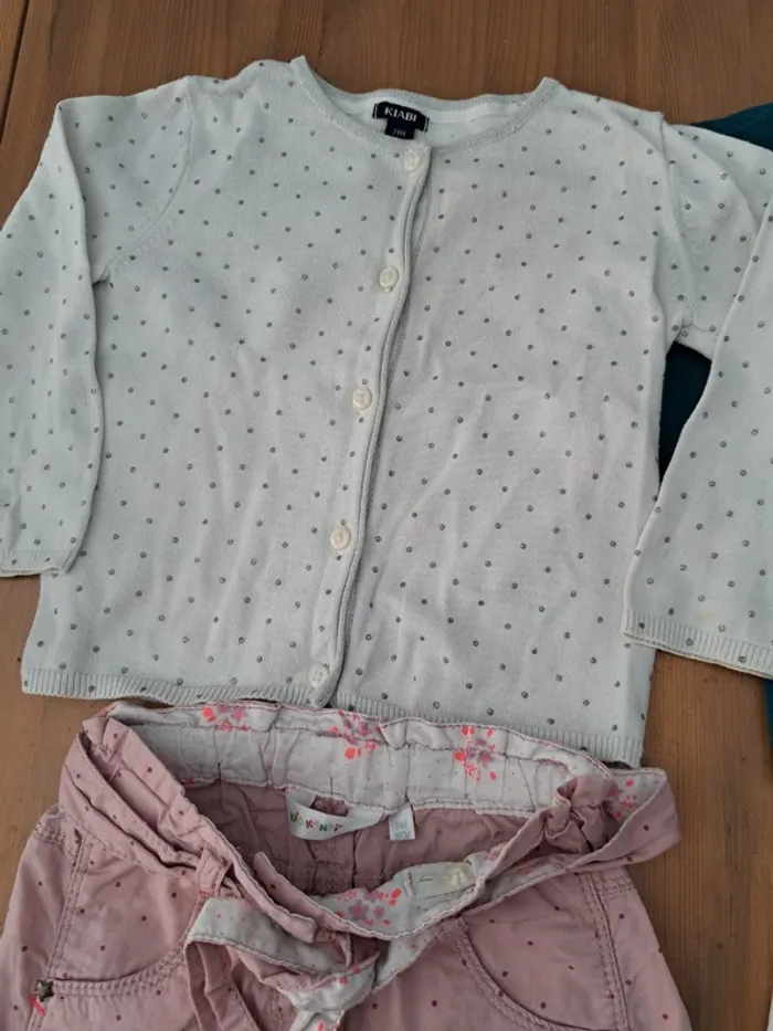 Pantalons et hauts fille 24 mois - photo numéro 2