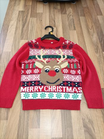 Pull de Noël rouge Rennes neuf 4 ans u essentiel