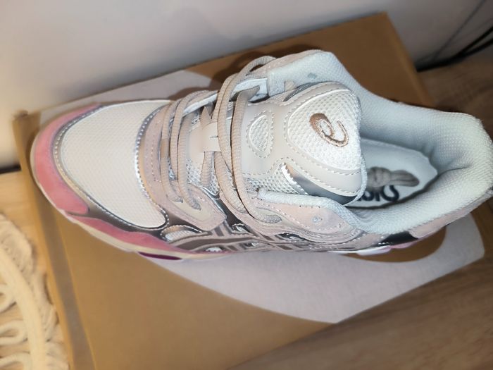 Basket Asics neuf - photo numéro 4