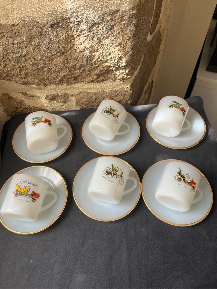 Magnifique lot de 6 tasses et 6 sous tasses à cafe Arcopal Vintage - photo numéro 4