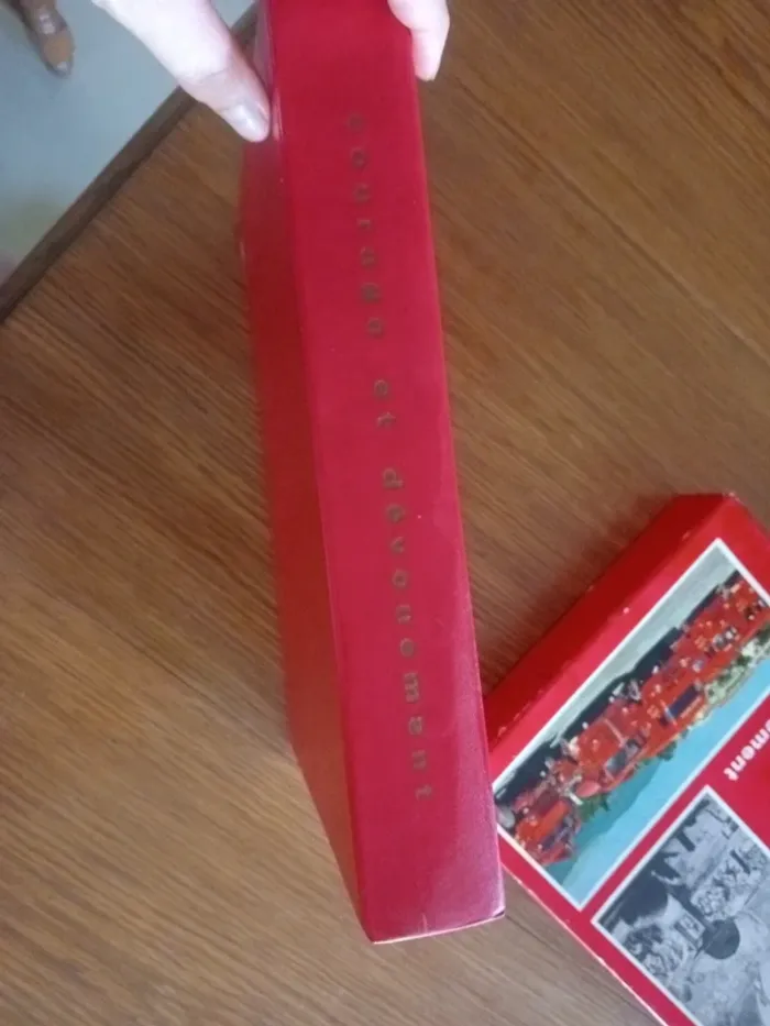 Livre "courage et dévouement" - photo numéro 4