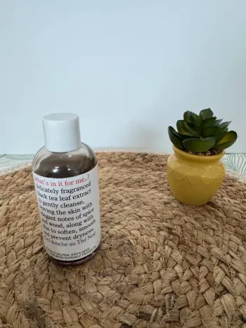 Gel douche au thé noir what's in it for me.? 100mL à utiliser 24 mois après ouverture