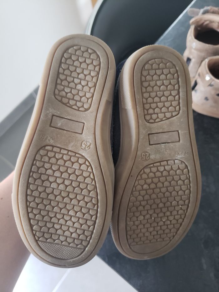 Chaussures GBB taille 25 - photo numéro 3