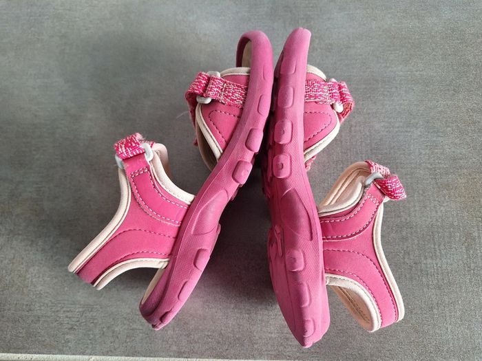 Sandales roses Quechua 30 - photo numéro 2