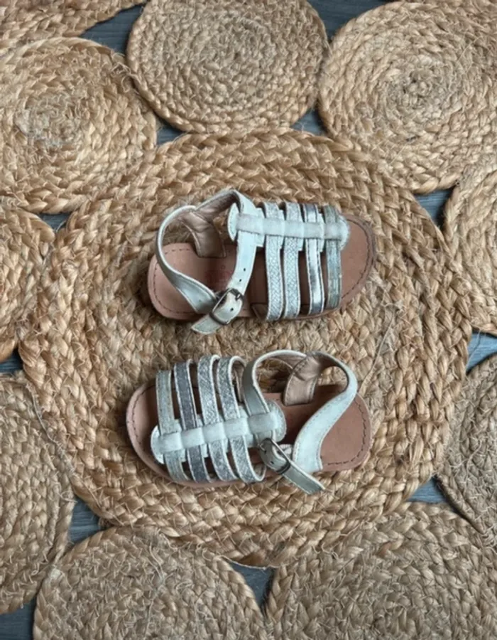 Sandalettes pointure 22 - photo numéro 4