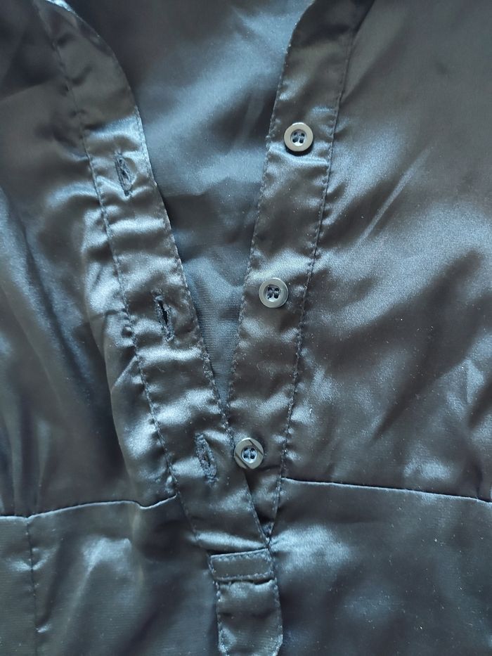 Chemise manche courte en satin noir - photo numéro 3