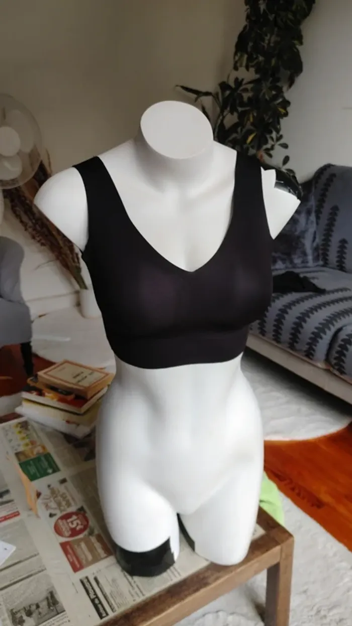 Soutien gorge brassière noir en nylon polyamide invisible - photo numéro 9
