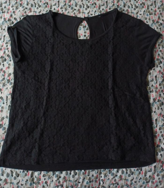 Tee shirt dentelle