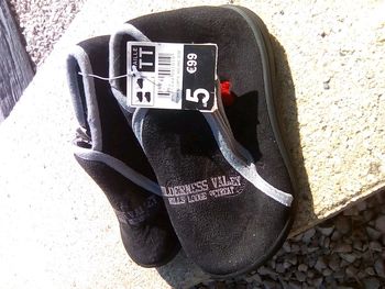 Chaussons garçon neuf pointure 28