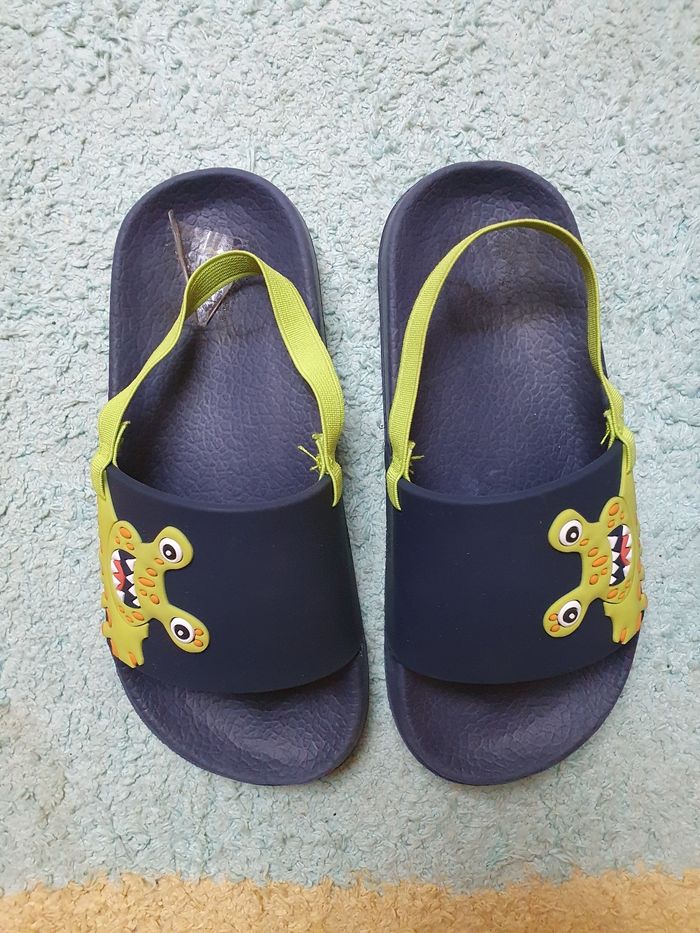 2 paires de chaussures plage garçon- T.27-28 - Crocs - photo numéro 2