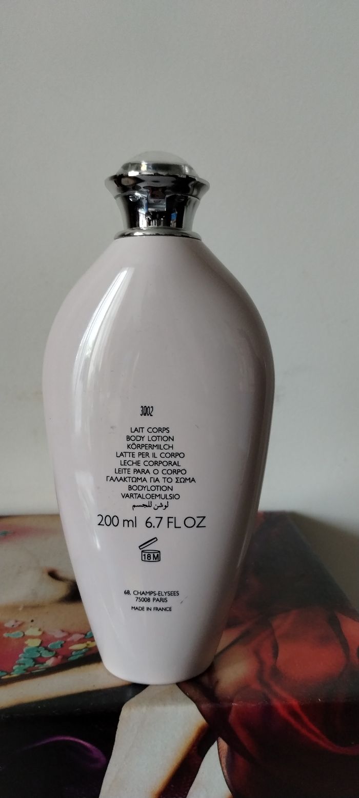 Lait parfumé la petite robe noire - photo numéro 2