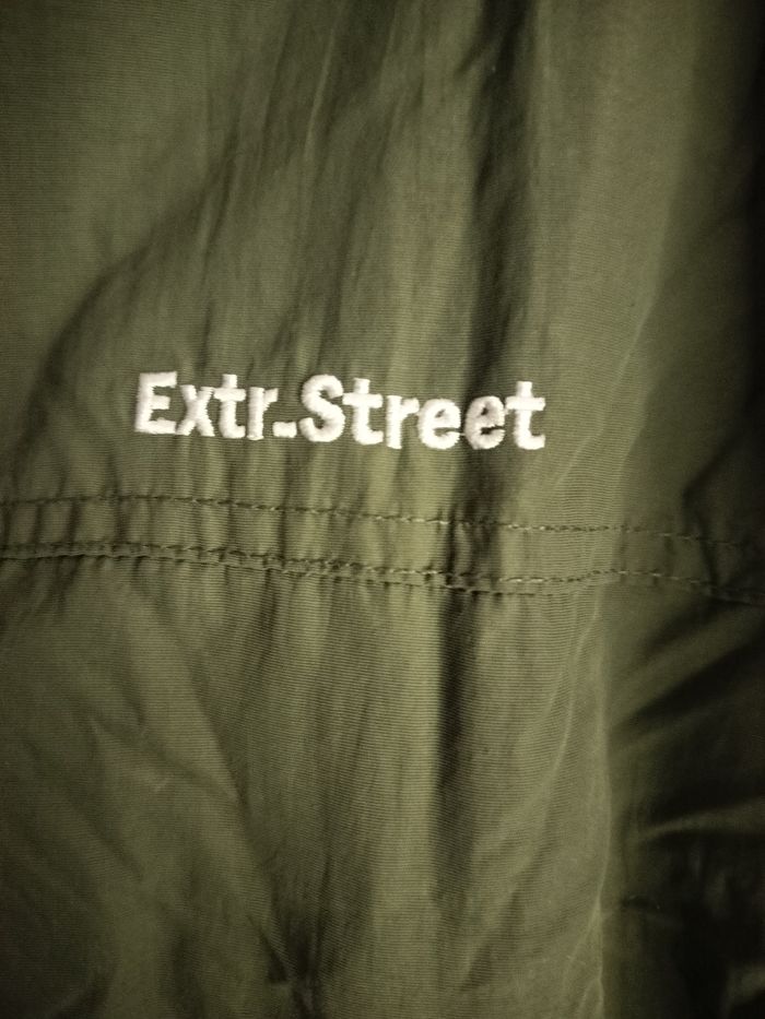 Petit gilet Bershka de sport kaki crop top - photo numéro 6