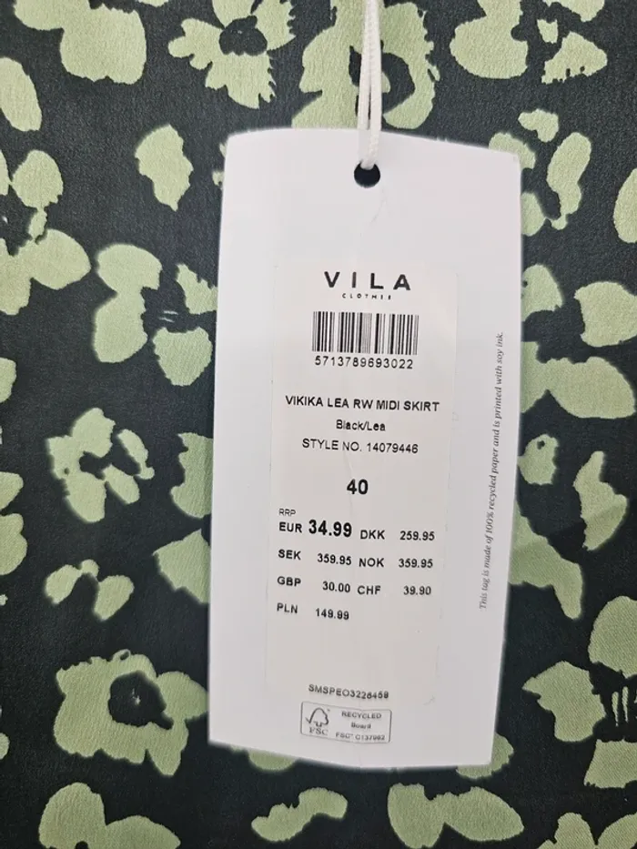 Jupe midi VILA – Imprimé floral vert/ noir – Taille 40 – Neuve - photo numéro 3