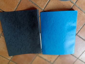 Lot deux classeurs fin cartonné