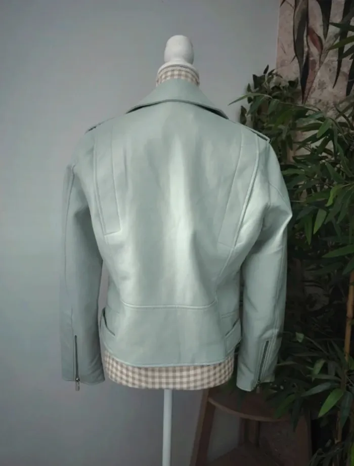 Veste simili cuir de couleur bleu turquoise - photo numéro 2