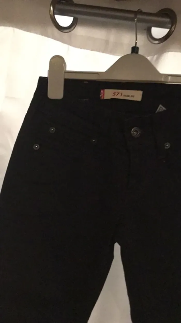 Jean levi‘s taille 25*32 - photo numéro 2