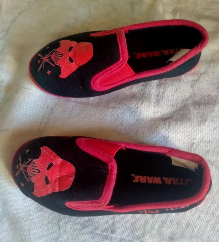 Chaussons Star Wars Dark Vador enfant/ pointure 29/ bon etat - photo numéro 4