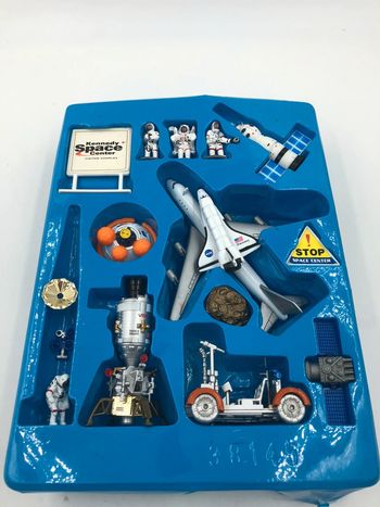 Coffret jouets et figurines Real Toy univers de la NASA