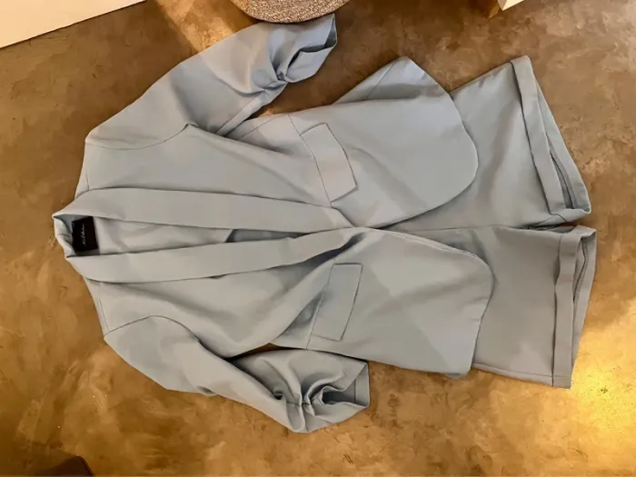 Ensemble bleu clair tailleur short - photo numéro 4