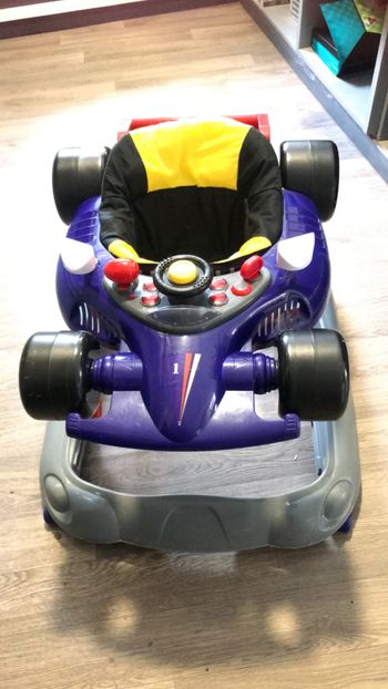 Trotteur voiture de courses