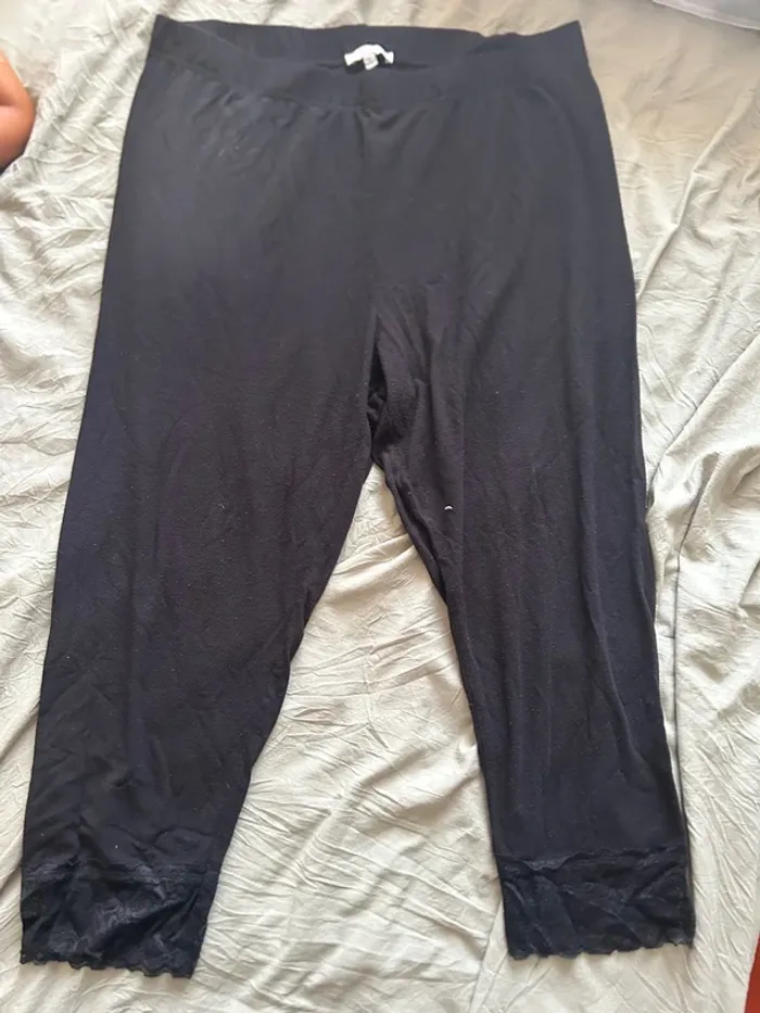 3 leggings court