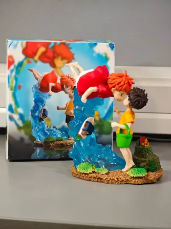 Figurine Ponyo sur la falaise 14cm neuve avec boîte