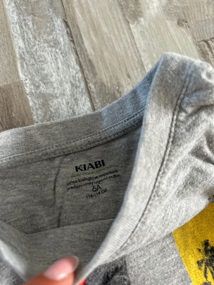 Lot 4 tee-shirts 6 ans - photo numéro 5
