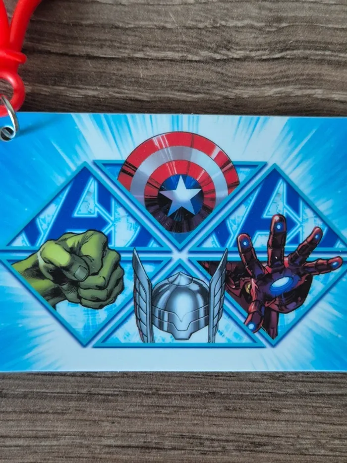 Carte d'identification cartable ou valise Avengers - photo numéro 4