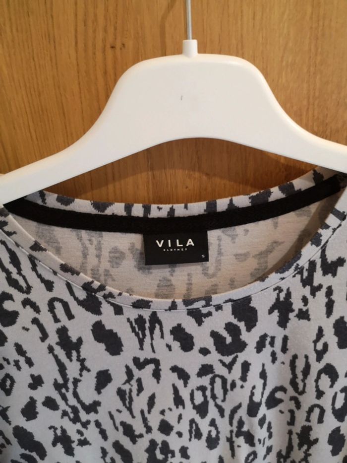 T-shirt Vila en nuance de gris clair et gris foncé type léopard Vila S - photo numéro 4