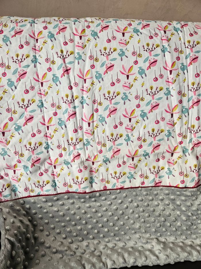 Couverture fée de la forêt gris et bordeau