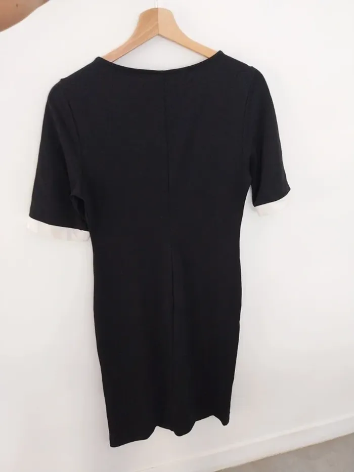 Robe noire et blanche - photo numéro 3