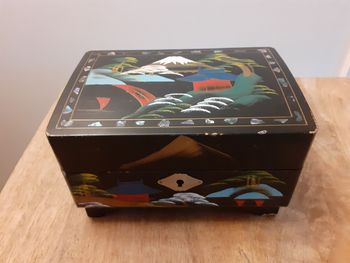 Boîte à musique et bijoux japonaise