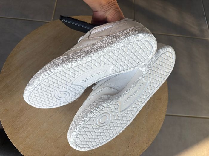 REEBOOK CLASSIC NEUVE T40