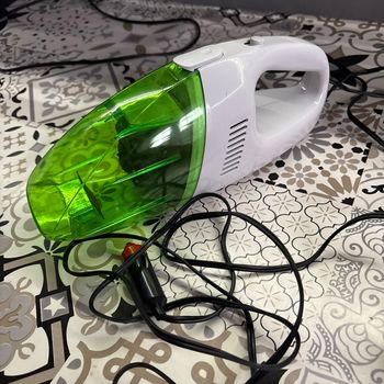 Aspirateur de voiture