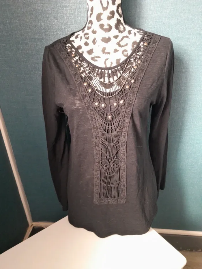 T-shirt manche longue - Taille 40/42 - Très bon état- Marque BodyFlirt