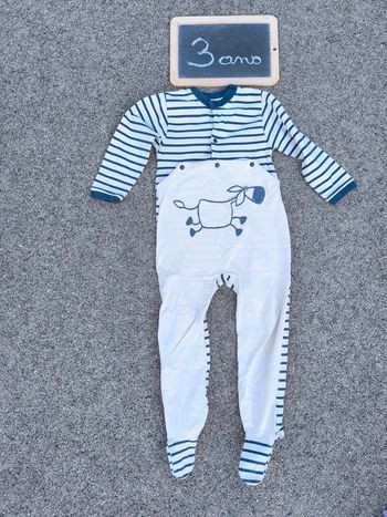Pyjama taille 3 ans en bon état