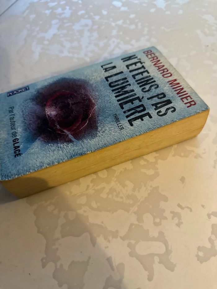 Livre n’éteins pas la lumière - Bernard minier - photo numéro 4