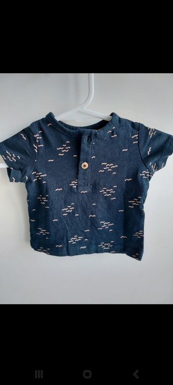 Lot de 3 tee shirt très bon état Kiabi 1 mois