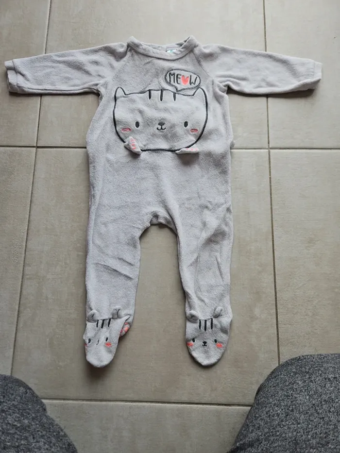 Pyjamas 12 mois - photo numéro 3