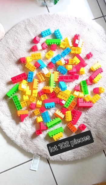 Lot 102 jeux construction