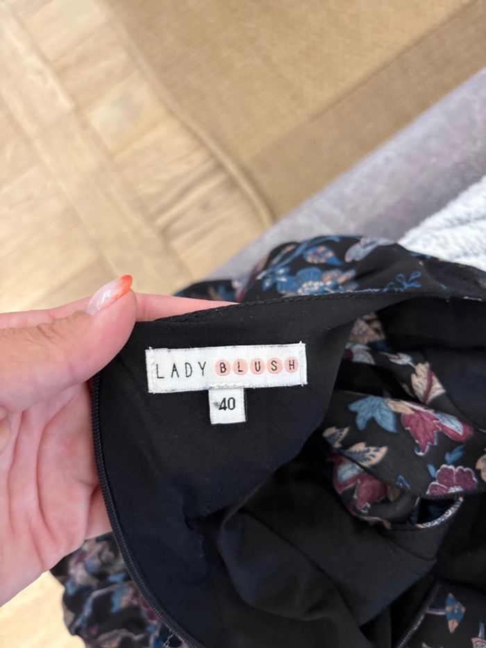 Robe fleurie - photo numéro 5