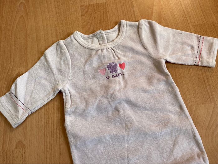 Beau pyjama en velours 1 pièce/grenouillère grise Vertbaudet T. 3 mois/60 cm fille TBE - photo numéro 3