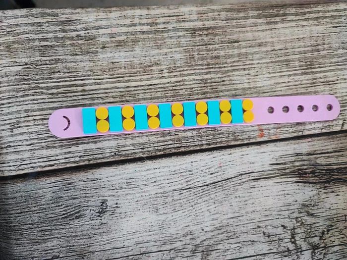 5/ bracelet Lego