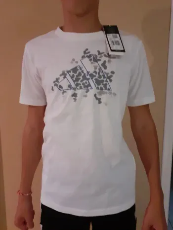 Tee-shirt Adidas 9/10 ans neuf