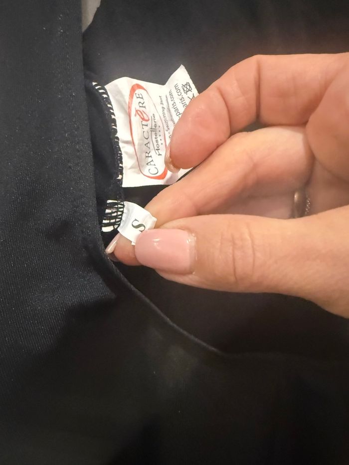 Maillot de bain, une pièce noire - photo numéro 5