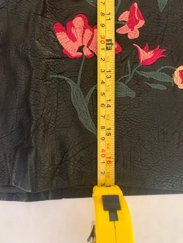 Jupe camaïeu simili cuir taille 38 motif fleurs - photo numéro 15