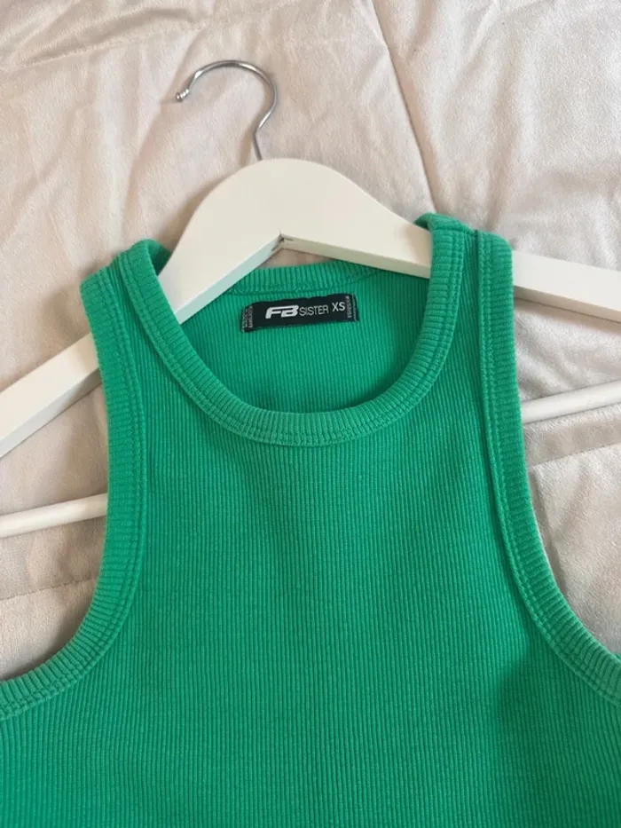 Robe xs verte moulante - photo numéro 2