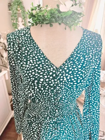 Robe longue verte blanche L'olive Verte Taille M/L Neuve