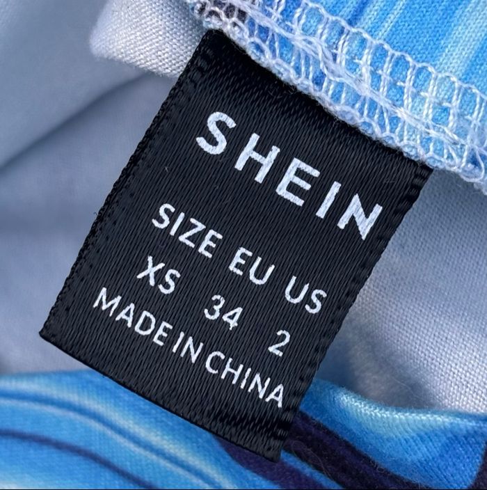 T-shirt court imprimé marbré bleu T34 • Shein - photo numéro 4